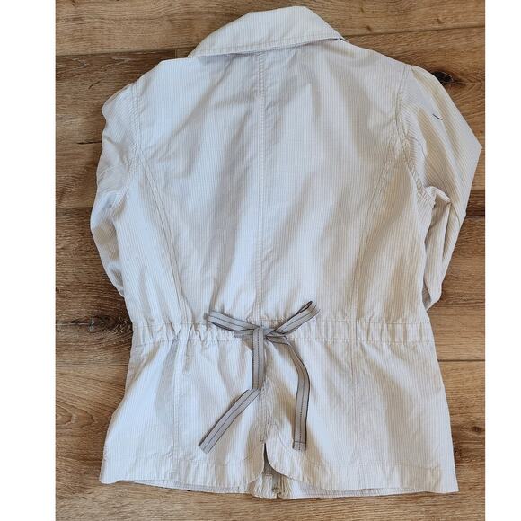 Columbia Omni Shade Lightweight Tan and White striped Women's Jacket Size Medium - Picture 4 of 16